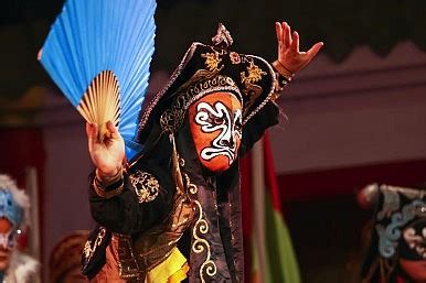 Known in chinese as bian lian, face changing is an important aspect of chinese sichuan opera. The Changing Face of Sichuan Opera | The Diplomat