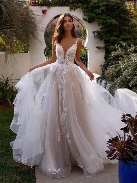 Lace Wedding Dress Styles And Trends In 2022 Moonlight Bridal