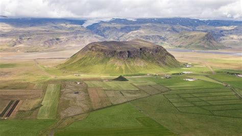 Scenic Flight Over The Unspoiled Natural Wonders Of Iceland Placeaholic