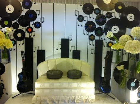 Spruce up your home with our amazing decor. Easy to make backdrop for music themed party | Music ...