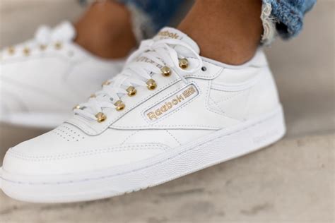 To change 85° fahrenheit to celsius, just need to replace the value °c in the formula below and then do the math. Reebok Women's Club C 85 White/Matte Gold - FV1994