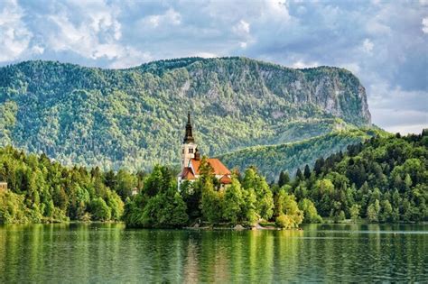 Premium Photo Beautiful Scenery With Church In The Middle Of The Bled