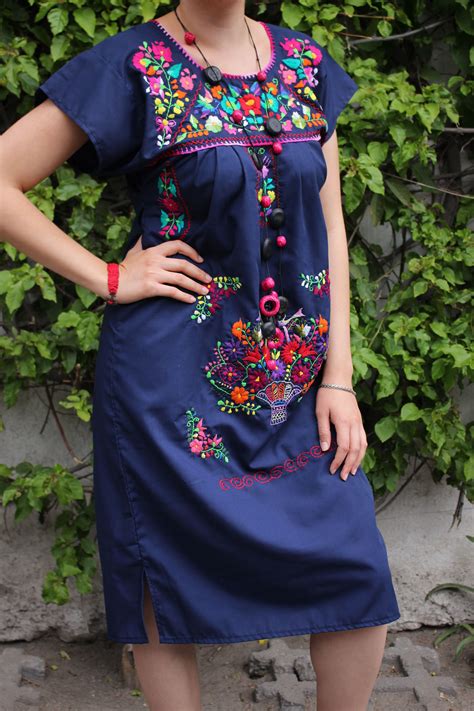 Vestido Tradicional San Gabriel Chilac Puebla Azul Bordado Multicolor Iquiti Textiles