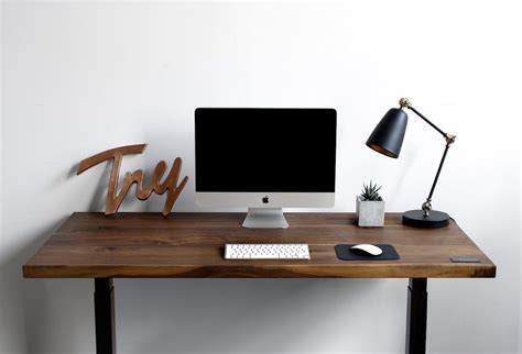 Set up an impromptu work station virtually anywhere using this portable wooden standing laptop desk. Sway Adjustable Height Wooden Desk » Gadget Flow