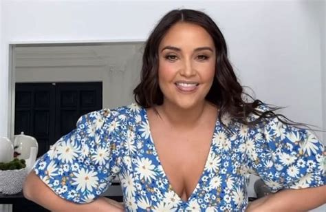 Jacqueline Jossa Looks Incredible As She Shows Off Curves While Posing In Bikini Breaking News
