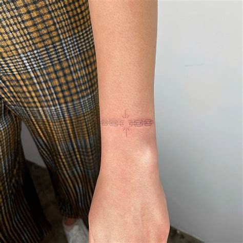 Fine Line Chain Wristband Tattoo