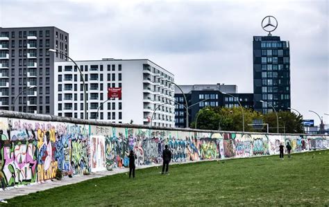 The Best Places To Take Photos Of The Berlin Wall