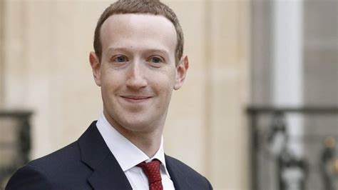 Facebooks Mark Zuckerberg Survives Leadership Vote Bbc News