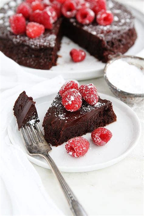 Top 3 Flourless Chocolate Cake Recipes