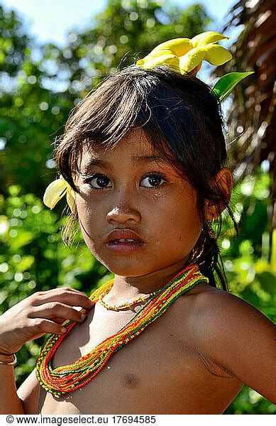 Mentawai Girl Mentawai Girl Siberut Mentawai Indonesiamentawai