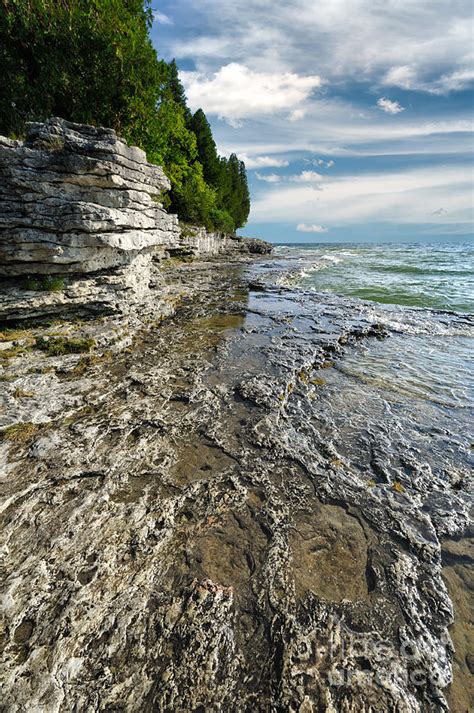 Lake Michigan Rocky Shoreline Ledge Cliff In Wisconsin Photograph By