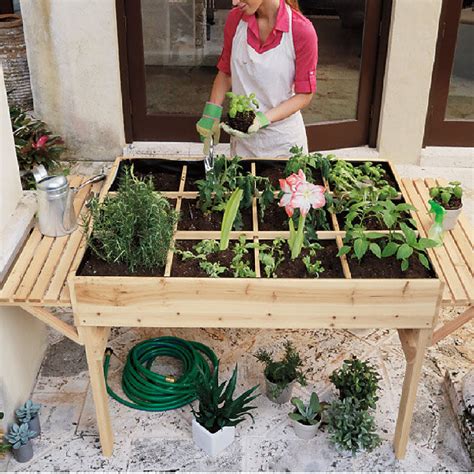 Une Table De Jardinage Pour Faire Son Potager Debout Organic