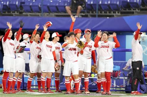 Olympics Japan Toast Canada In Extra Frame To Set Up Softball Final