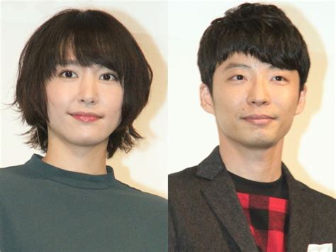 星野源と新垣結衣が１９日、電撃結婚を発表した。 ２人はそれぞれの所属事務所を通じて、コメン 「私たち、星野源と新垣結衣は、このたび結婚する運びとなりました事をご報告させていただきます。 」とつづった。 報告の最後には、「星野源 新垣結衣」と直筆の連名を添えた。 新垣結衣＆星野源『逃げ恥』仲良しショットに反響「素敵な ...