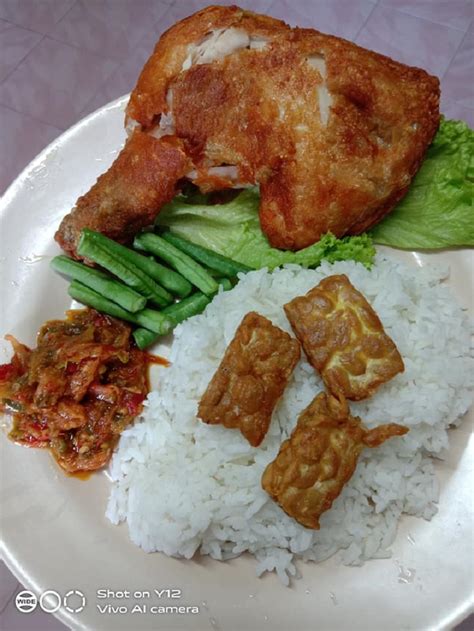 Ayam pansuh (atau manok pansoh) merupakan satu cara masakan biasa di kalangan. Resepi Nasi Ayam Penyet (Resepi Warisan Nusantara) - Saji.my