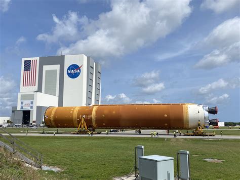 In Photos Nasas Sls Megarocket Core Stage Arrives In Florida For 1st