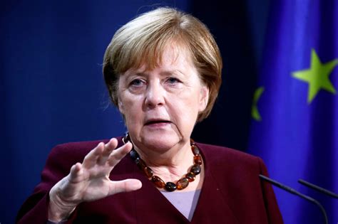 Respekteret Og Ikke Super Funky Merkel Fejrer 15 år Ved Magten Bt