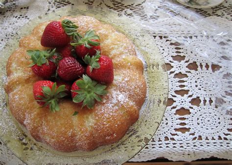 Be inspired by the selection below and cook up a treat for yourself. Eggwhites cake | Desserts, Dessert recipes, No bake cake