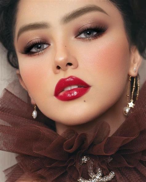 most beautiful faces beautiful lips gorgeous bridal makeup looks bridal hair and makeup red
