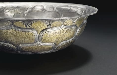 A Very Rare And Important Large Parcel Gilt Silver Bowl Tang Dynasty