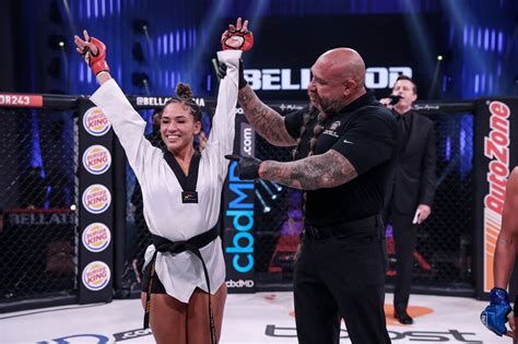 Valerie Loureda Signs Multi Year Deal With Bellator Mma