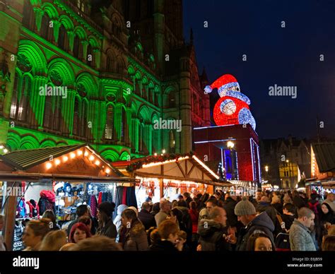 Manchester St Anns Square Christmas Hi Res Stock Photography And
