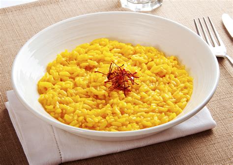 Risotto Allo Zafferano Un Classico Della Cucina Milanese