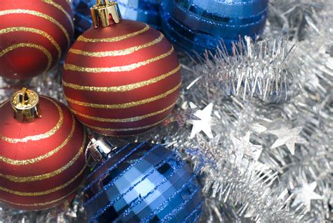 Photo of festive baubles and stars | Free christmas images