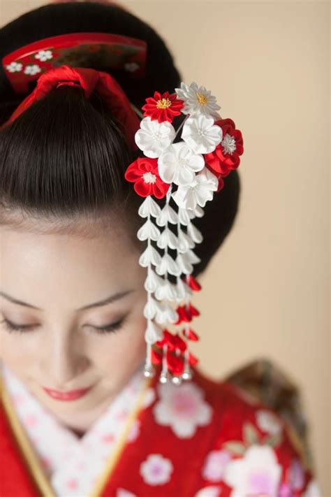 Japanese hairstyles for short hair. Pin by Karen Straight on kimono 着物♡ | Japanese hairstyle ...