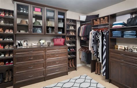 Top 3 Material Options To Build Your Closet
