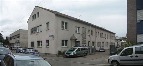 Sie sind aufgrund ihrer feinen zusammensetzung besonders widerstandsfähig und belastbar. Polizeirevier Feuerbach - Architekturobjekte - heinze.de