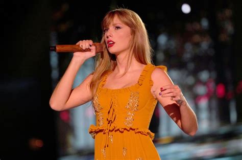 Glamour Galore Taylor Swifts Jaw Dropping Ensembles Set The Tone For