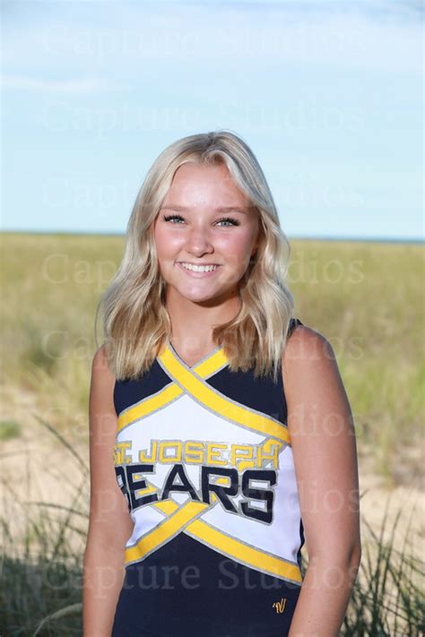 2022 2023 Cheerleading Portraits Mari Maloney Capture Studios