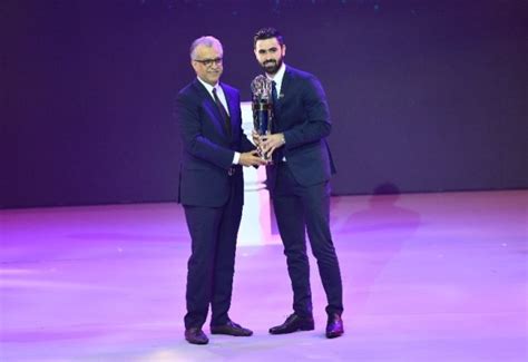 #sukan safawi rashid dinobatkan pemain paling bernilai 2018, pemain tengah terbaik dan pemain muda harapanjdt bolot sembilan daripada 25 anugerah. Anugerah Bola Sepak Tahunan AFC : Omar Khrbin Pemain ...