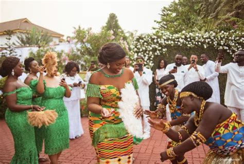 Maid Of Honor Traditional Engagement Maid Of Honor Traditional Wedding Ghana Traditional
