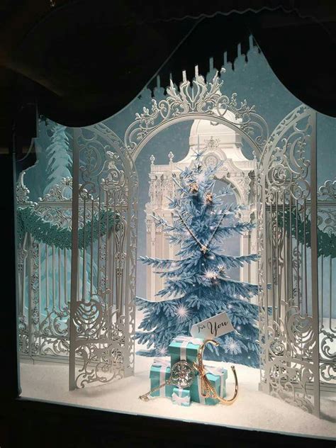 Tiffany And Co Display Christmas Window Display Window Display
