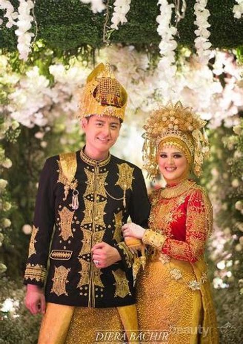 Potret Mesra Pasangan Artis Indonesia Yang Menikah Tahun 2019