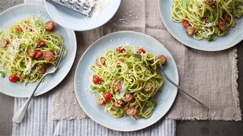 Pasta With Almond Basil And Pecorino Pesto Pesto Alla Trapanese