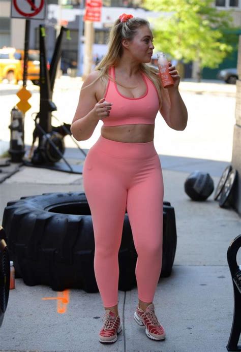 Iskra Lawrence In Peach Working Out At Dogpound Gym 07 Gotceleb