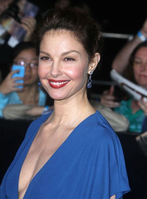 Ashley Judd at Divergent Premiere in Los Angeles, March 2014. | Ashley judd, Premiere, Divergent