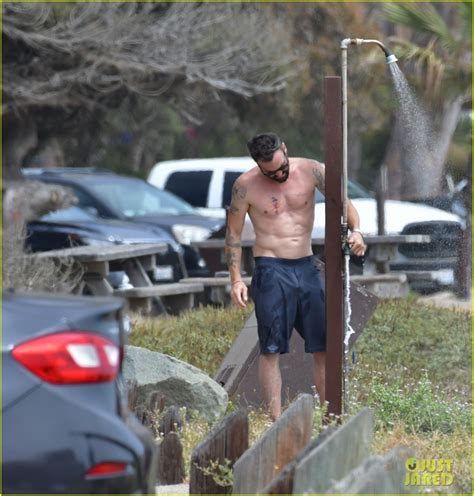 Brian Austin Green Shows Off His Shirtless Physique At The Beach In Malibu Photo 4471188