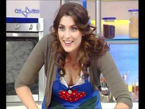 Elisa isoardi, la rivelazione su fabrizio frizzi a verissimo: ELISA ISOARDI BUON ANNO 2011 - YouTube