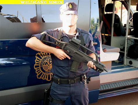 Fuerzas De Seguridad En España L Agente Del Cuerpo Naciona Flickr