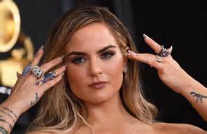 Jojo Shows Her Legs And Cleavage At The 62nd Annual Grammy Awards 42