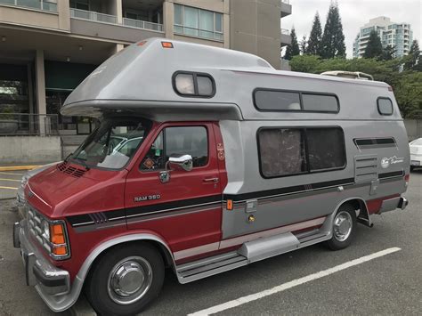 Islander Supreme Queen Mary 1992 Dodge Ram Van B350 Goldstream