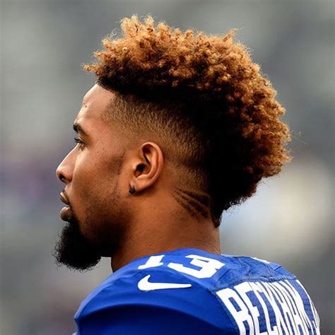 If you own a large beard, this hairstyle works perfectly for you. 29 Attraktiv Afro Taper fade frisure 2019 | Mænd Frisurer