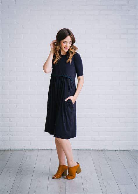 This Dress Is Perfect For Pregnancy Breastfeeding And Pockets