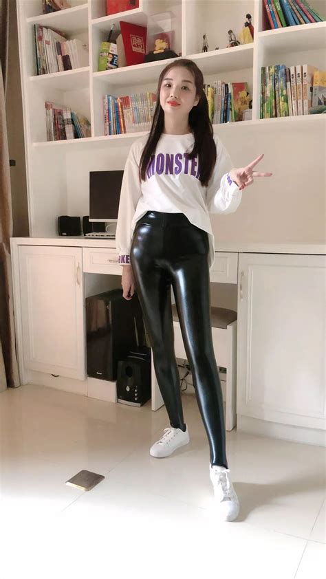 pin auf asian girl leather legging