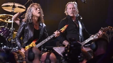 Metallica formed in 1981 by vocalist/guitarist james hetfield and drummer lars ulrich. Metallica announce S&M2 preview screenings | Louder