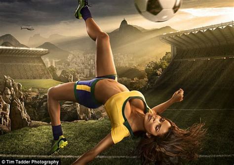 Honneur au pays hôte le Brésil Le calendrier sexy de la Coupe du monde